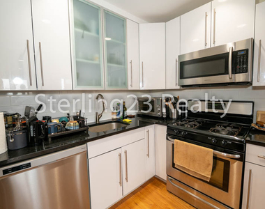 23-15 Astoria Boulevard - Photo Thumbnail 9