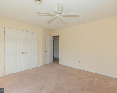 180 Muirfield Court - Photo Thumbnail 23