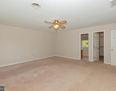 180 Muirfield Court - Photo Thumbnail 25