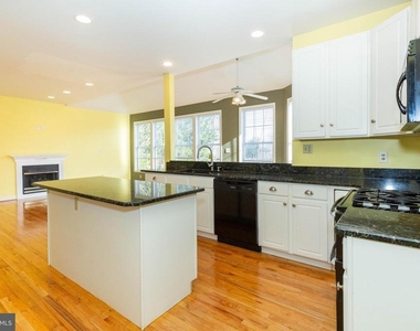 180 Muirfield Court - Photo Thumbnail 15