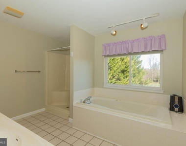 180 Muirfield Court - Photo Thumbnail 29