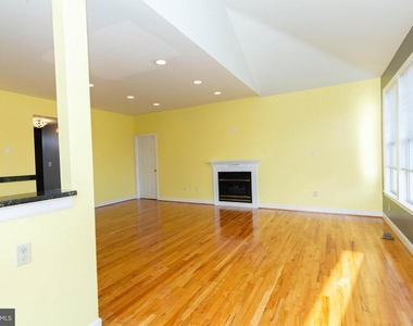 180 Muirfield Court - Photo Thumbnail 13