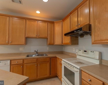 391 Sheerer Drive - Photo Thumbnail 13
