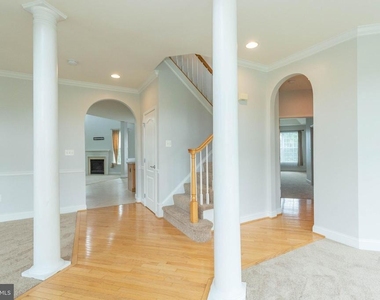 391 Sheerer Drive - Photo Thumbnail 6