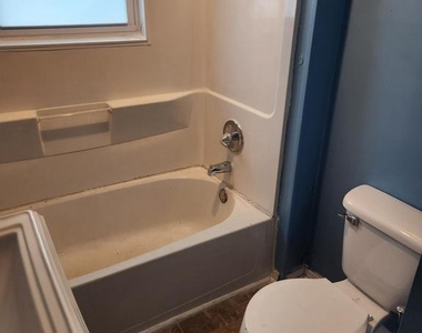 229 Porter Avenue - Photo Thumbnail 6