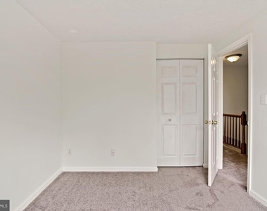 302 Ridgecrest Court - Photo Thumbnail 24