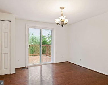 302 Ridgecrest Court - Photo Thumbnail 10