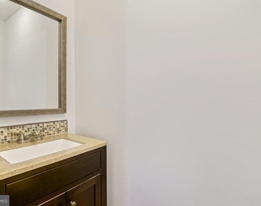 302 Ridgecrest Court - Photo Thumbnail 16