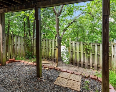 302 Ridgecrest Court - Photo Thumbnail 32