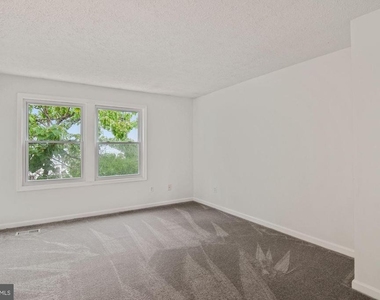 302 Ridgecrest Court - Photo Thumbnail 17