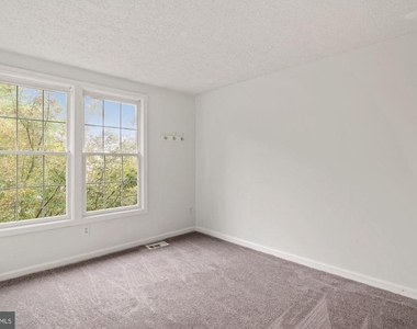 302 Ridgecrest Court - Photo Thumbnail 23