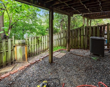 302 Ridgecrest Court - Photo Thumbnail 31