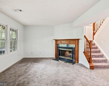 302 Ridgecrest Court - Photo Thumbnail 14