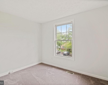 302 Ridgecrest Court - Photo Thumbnail 25