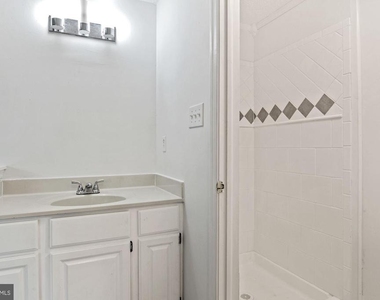 302 Ridgecrest Court - Photo Thumbnail 21