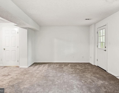 302 Ridgecrest Court - Photo Thumbnail 15