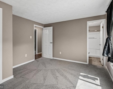 11106 Huntington Woods Circle - Photo Thumbnail 6