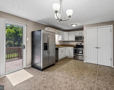 11106 Huntington Woods Circle - Photo Thumbnail 3
