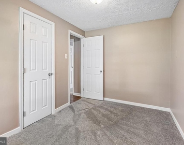 11106 Huntington Woods Circle - Photo Thumbnail 9