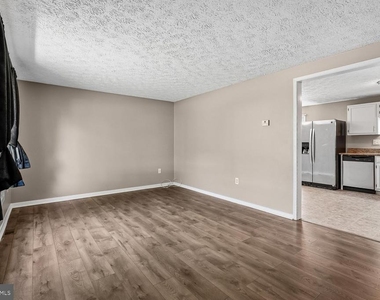 11106 Huntington Woods Circle - Photo Thumbnail 2