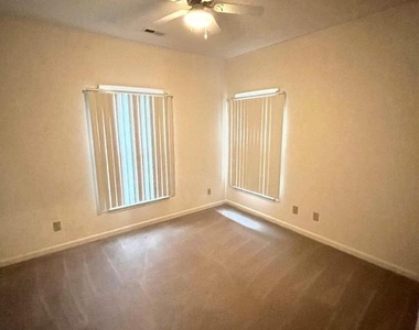 11002 Jaguar Court - Photo Thumbnail 8