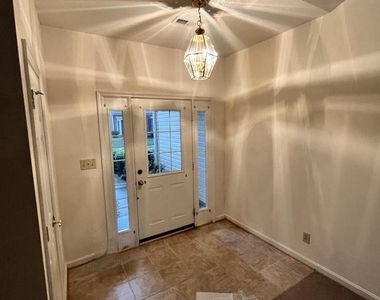 11002 Jaguar Court - Photo Thumbnail 10