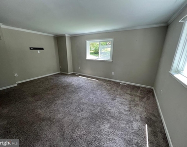 18402 Cedar Drive - Photo Thumbnail 8