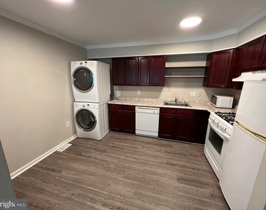18402 Cedar Drive - Photo Thumbnail 2