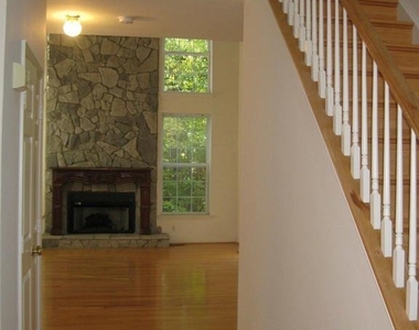 15518 Toddsbury Lane - Photo Thumbnail 3