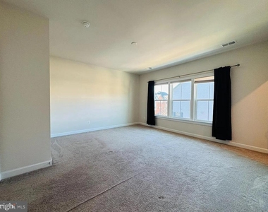 22265 Cornerstone Crossing Terrace - Photo Thumbnail 9
