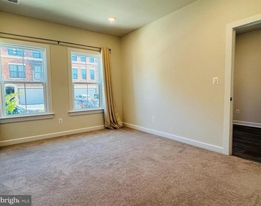 22265 Cornerstone Crossing Terrace - Photo Thumbnail 15