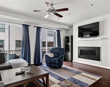 43386 Whitehead Terrace - Photo Thumbnail 7