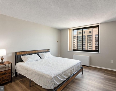 3705 S George Mason Drive - Photo Thumbnail 10