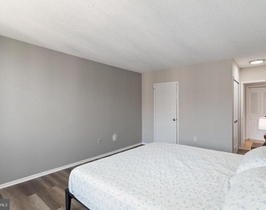 3705 S George Mason Drive - Photo Thumbnail 12