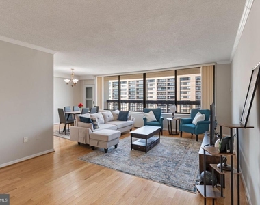 3705 S George Mason Drive - Photo Thumbnail 5