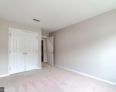 9225 Cardinal Forest Lane - Photo Thumbnail 11