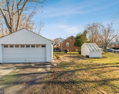5424 Ferndale Street - Photo Thumbnail 30