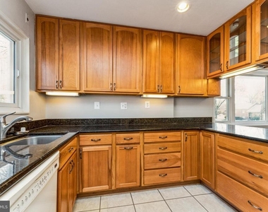 5424 Ferndale Street - Photo Thumbnail 18