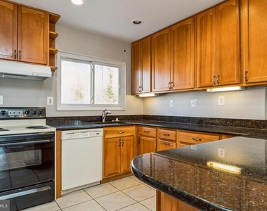 5424 Ferndale Street - Photo Thumbnail 14