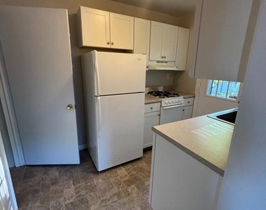 2856 Fairhaven Avenue - Photo Thumbnail 5