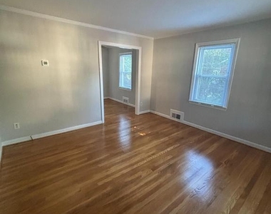 2856 Fairhaven Avenue - Photo Thumbnail 3