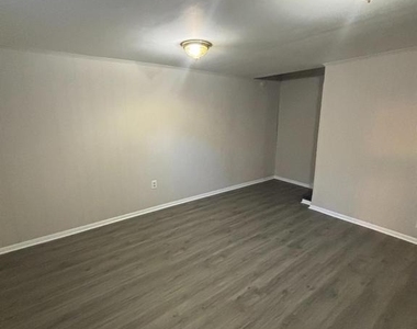 2856 Fairhaven Avenue - Photo Thumbnail 12