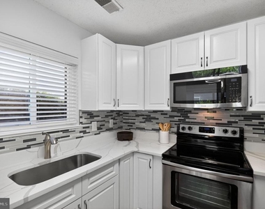 1957 Villaridge Drive - Photo Thumbnail 6