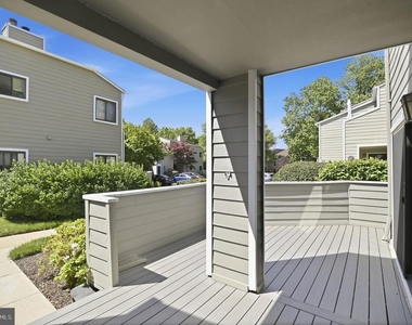 1957 Villaridge Drive - Photo Thumbnail 12