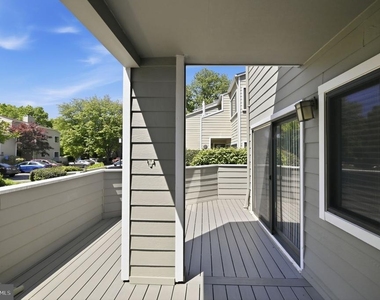 1957 Villaridge Drive - Photo Thumbnail 13