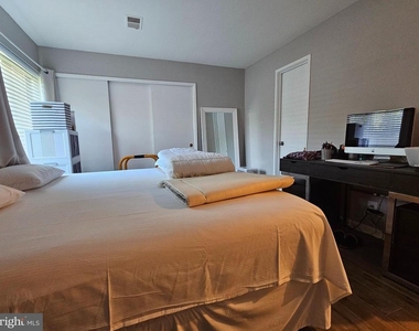 2493 Glengyle Drive - Photo Thumbnail 9