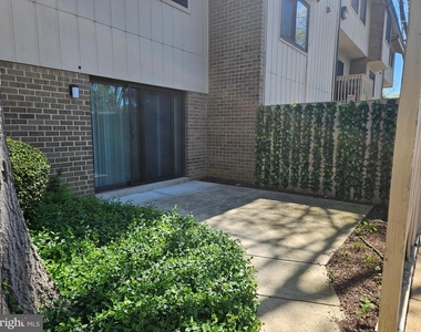2493 Glengyle Drive - Photo Thumbnail 15