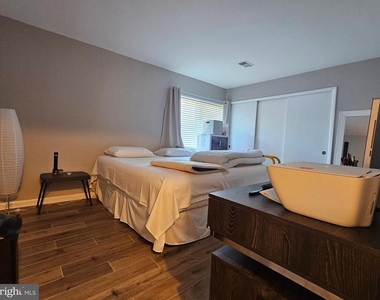 2493 Glengyle Drive - Photo Thumbnail 8
