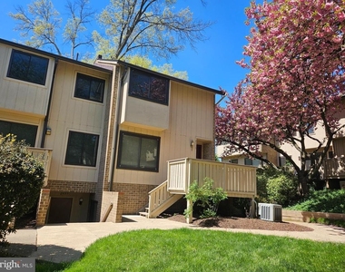 2493 Glengyle Drive - Photo Thumbnail 1
