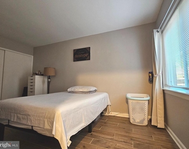 2493 Glengyle Drive - Photo Thumbnail 12